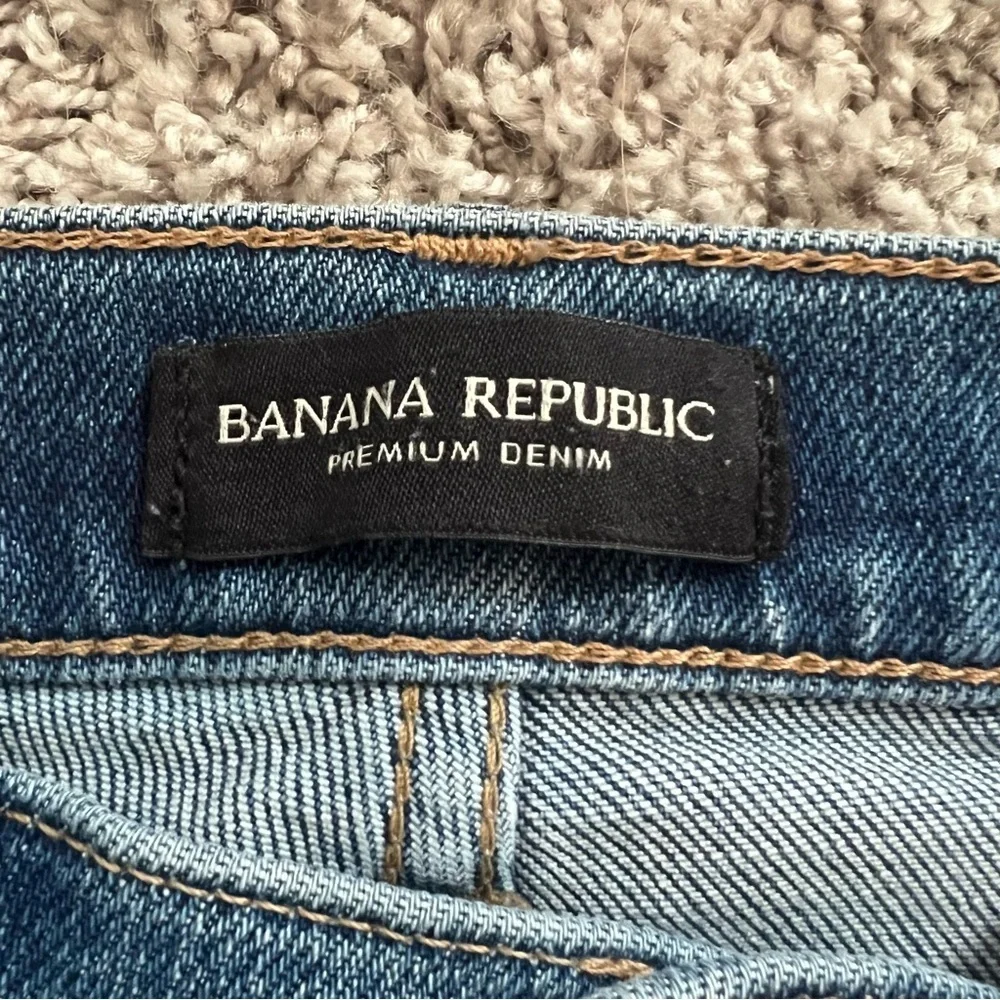 {Banana Republic} High Rise Straight Medium Wash Jeans - Picture 9 of 10
